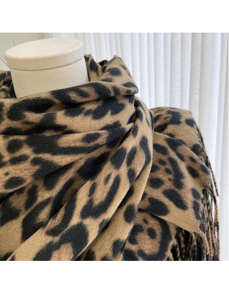 Leopard scarf women's fall and winter classic thickened faux cashmere printed tassel shawl versatile warm scarf