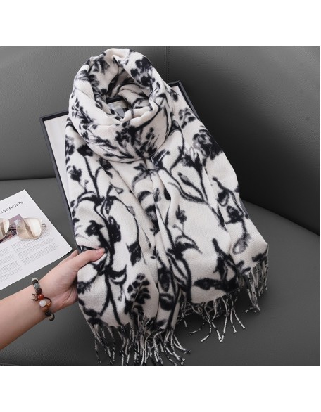 Autumn and winter imitation cashmere tassel floral scarf ladies fashion temperament shawl senior sense of female scarf wholesale