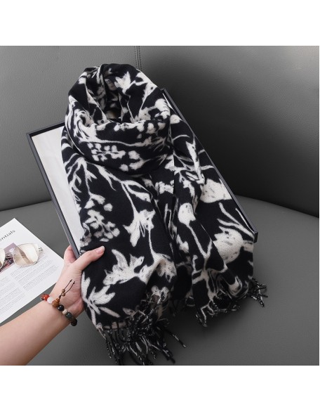 Autumn and winter imitation cashmere tassel floral scarf ladies fashion temperament shawl senior sense of female scarf wholesale