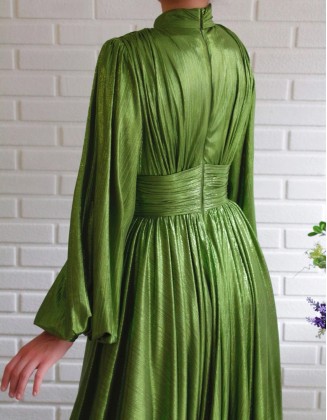 New 2024 spring and summer fashion color waist hanging neck swinging sexy avocado green dress long skirt.