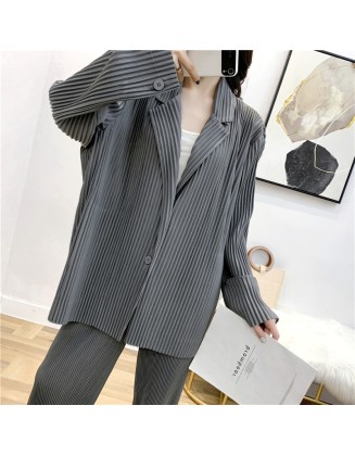 Autumn and winter new products with loose temperament, oversized long sleeved pleated suit jacket for women